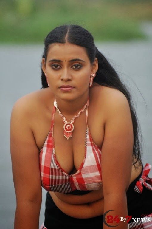 Indian Big Boobs Show fighting download