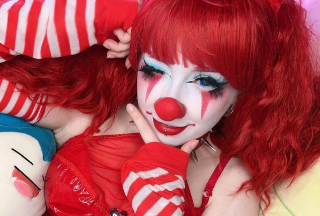 andrew nairn recommends big tits clown pic