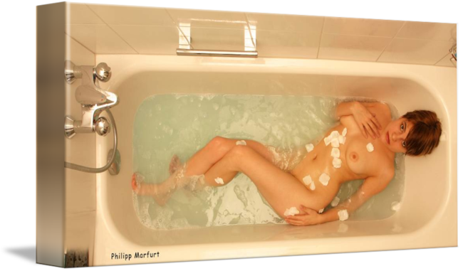 alex olivare recommends Nude Bath Tub