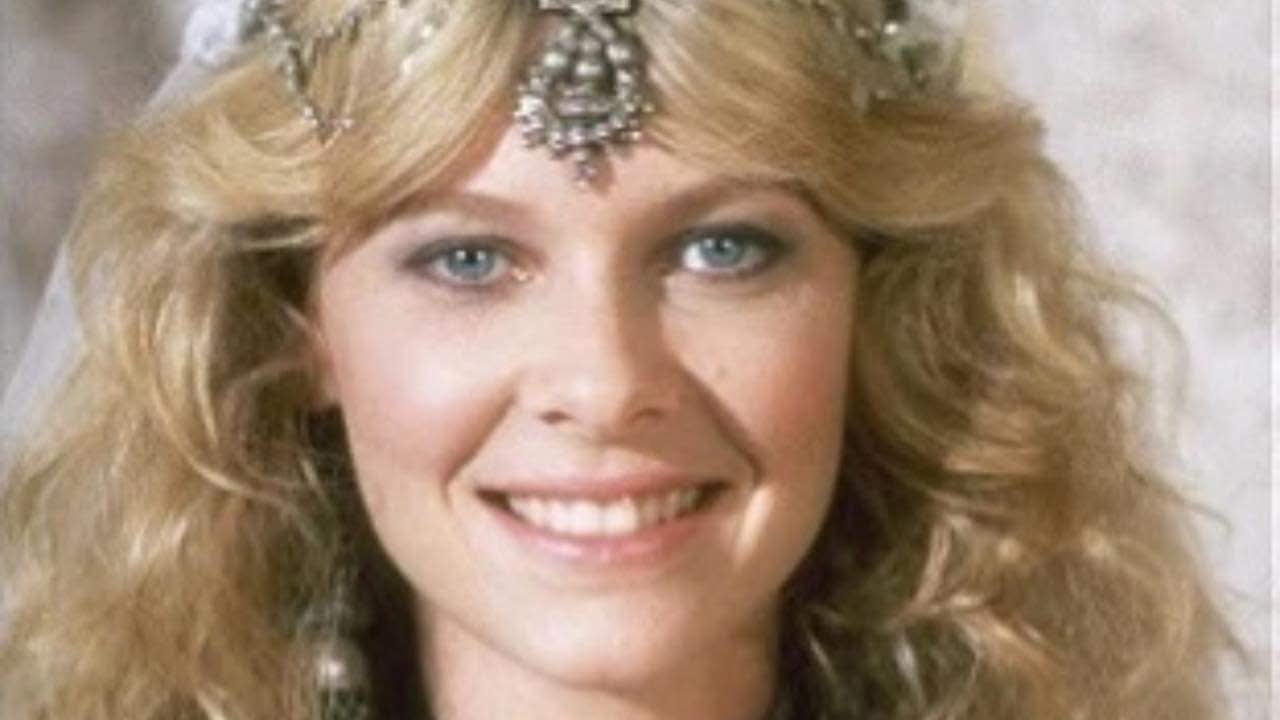 andrew virgo recommends kate capshaw boobs pic