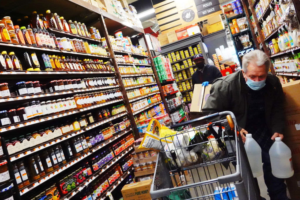 aswathi ganesh recommends flashing in grocery store pic