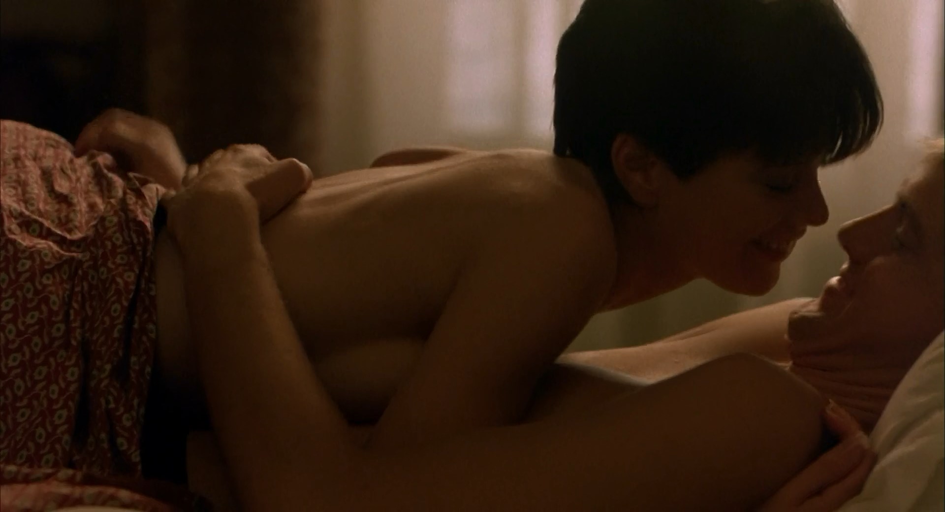 charlotte tsai add linda fiorentino naked photo