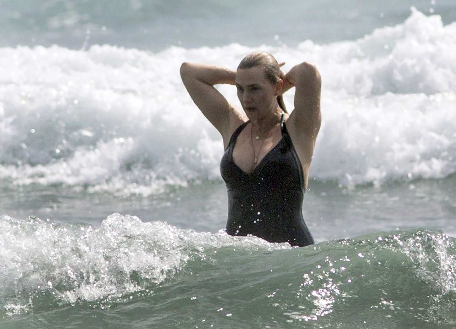 andrew rotheram share kate winslet bikini photos