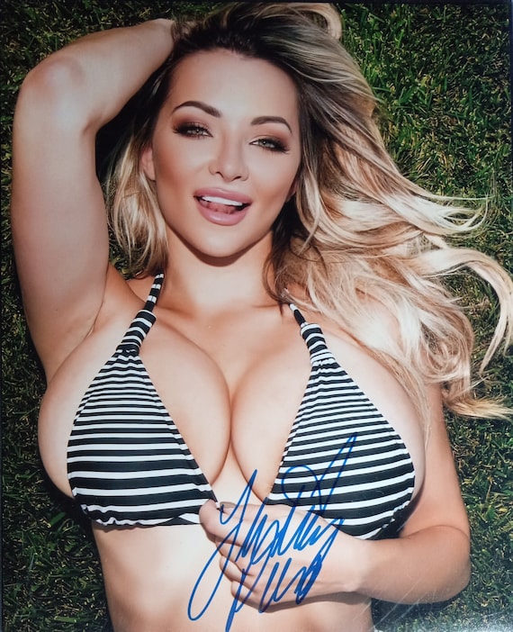 davina bennett recommends lindsey pelas cam pic