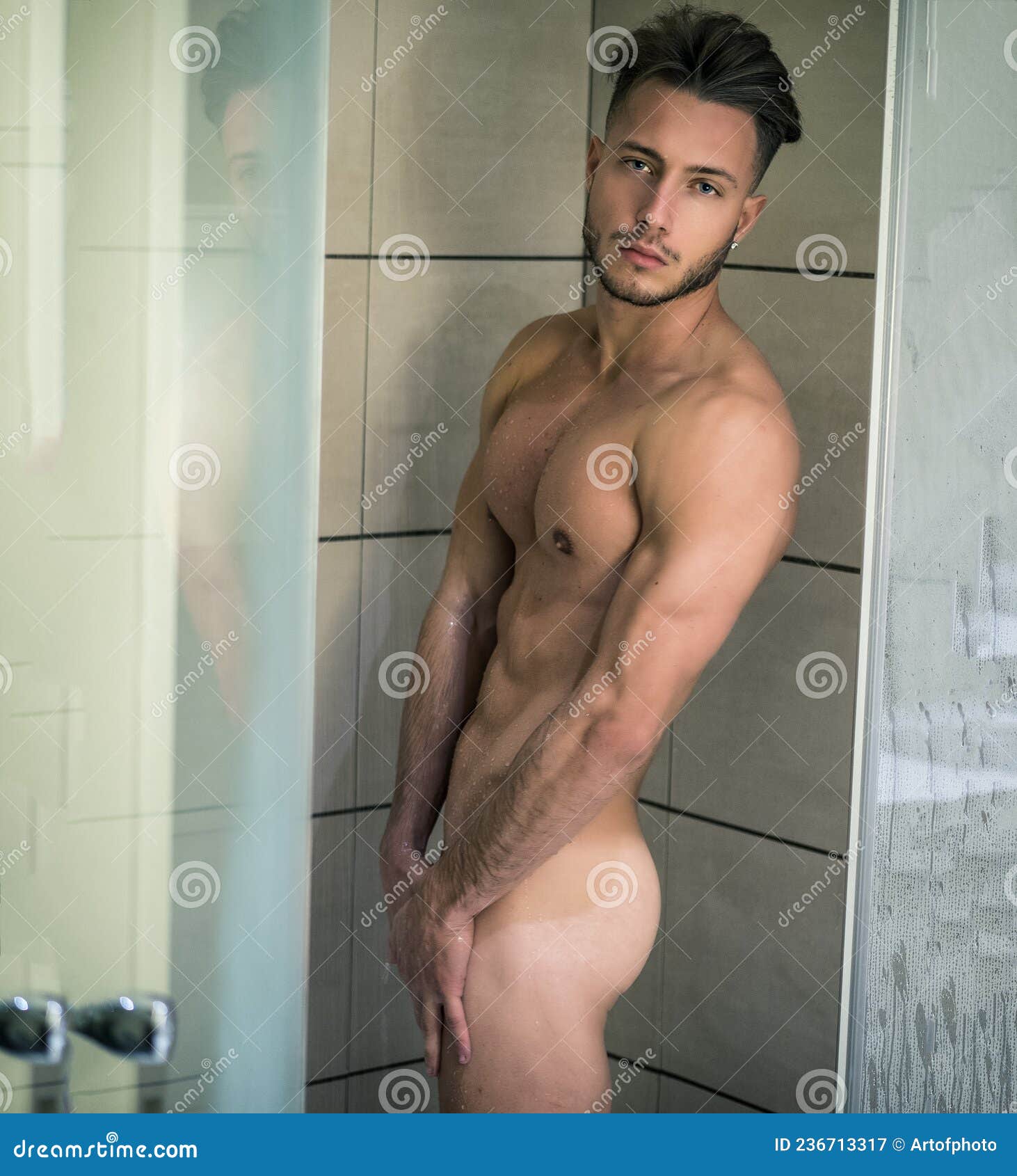 curtis kruse share naked men showers photos