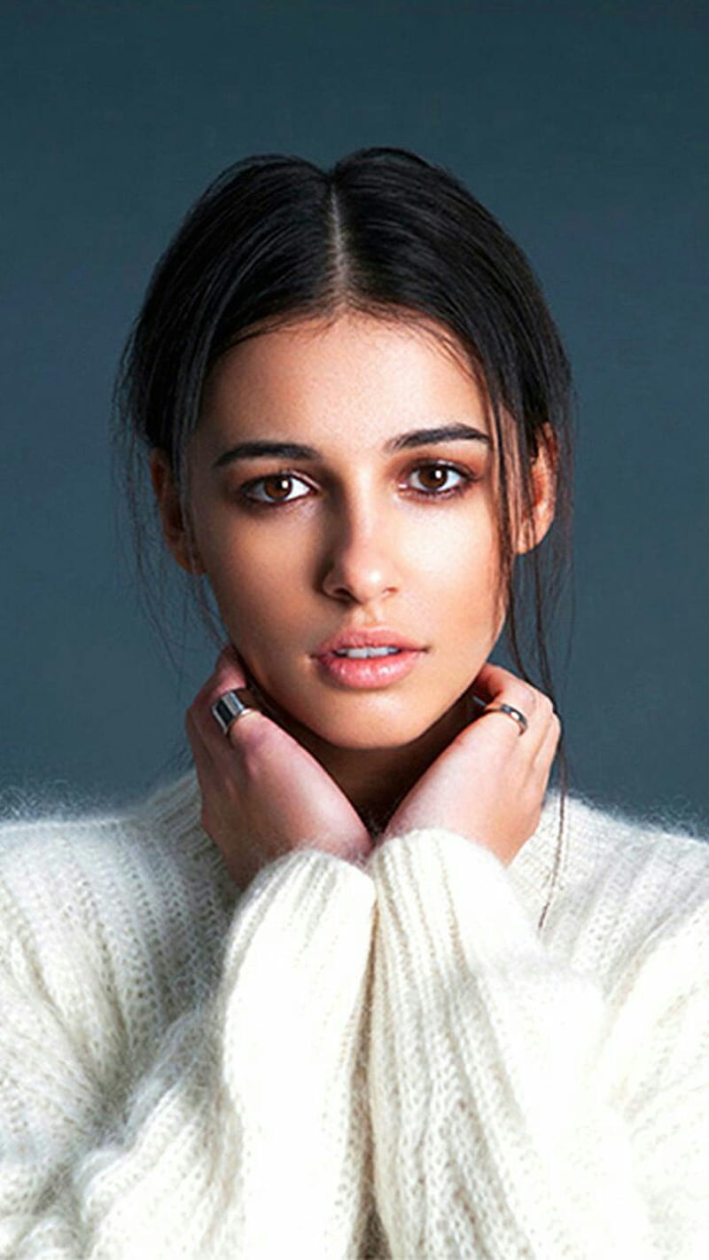 alexandra castanon recommends Naomi Scott Nude